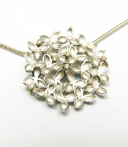 diamond-pod-pendant